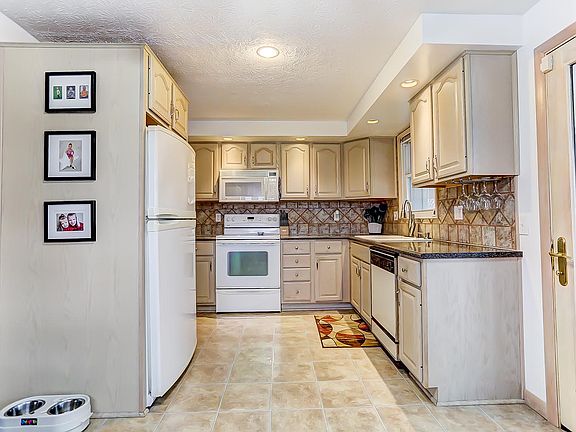 5th image of 12139 Birchhill Dr