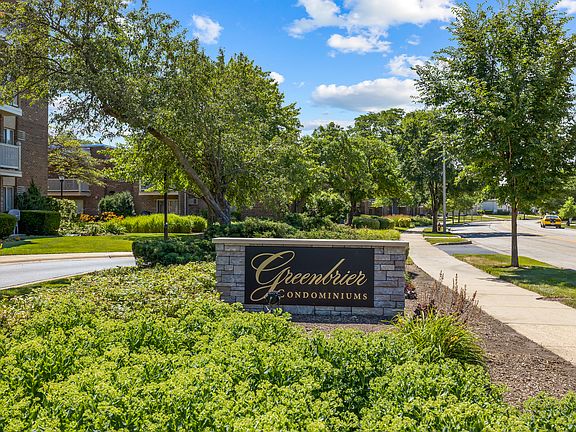 3rd image of 2423 N Kennicott Dr Unit 3A