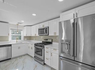 43 Gibbs St, Somerset, MA 02726