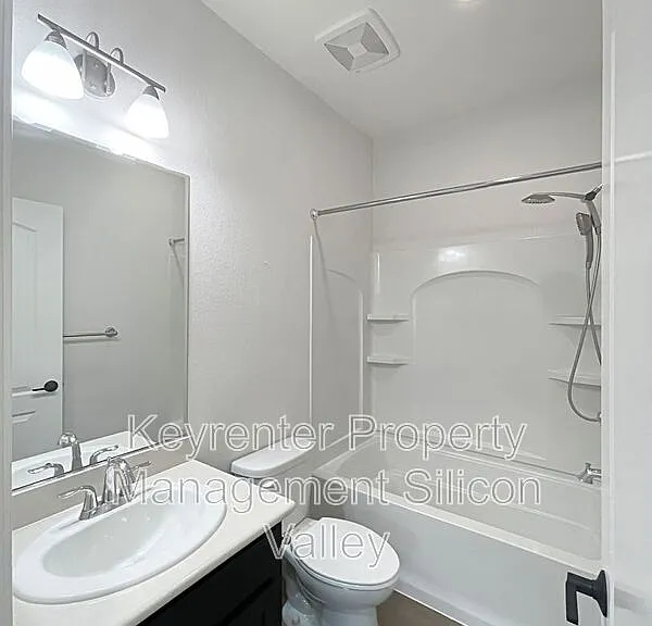 638 Cedarville Ln — Photo 14