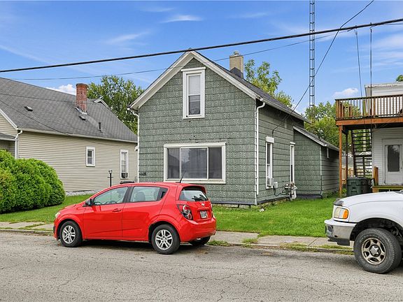 3rd image of 725 Young St