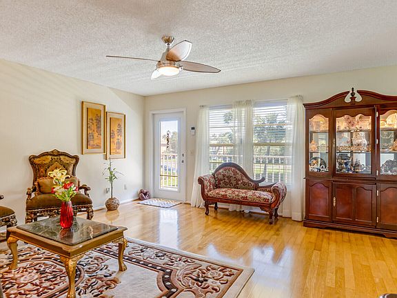4th image of 2 Vista Gardens Trl APT 202