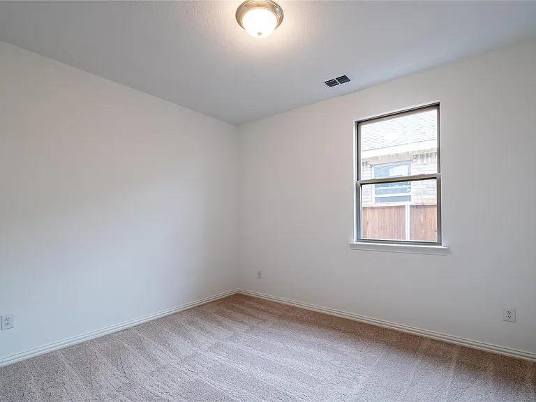 3804 Chicory Ct — Photo 5
