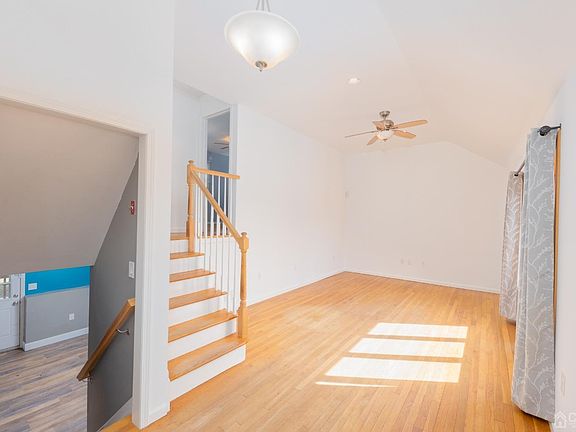 3rd image of 155-155 Burlington Ave