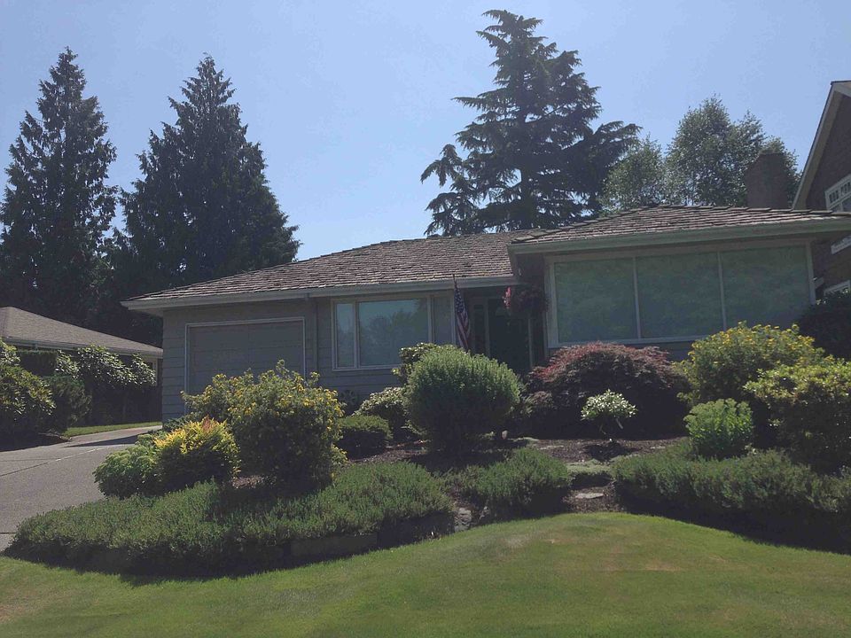 1st image of 8210 Fairway Dr NE
