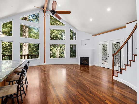 2nd image of 352 Manzanita Ave