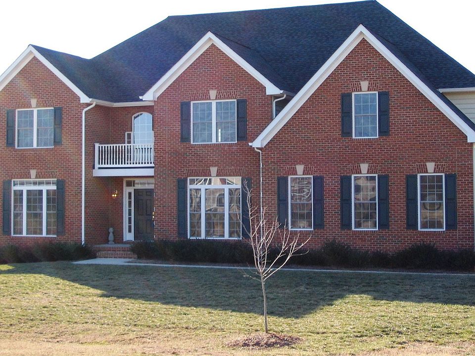 1st image of 34 Stableside Ln