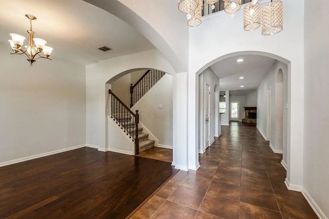 5 bed, 4.0 bath, 3489 sqft, $2,950 — Photo 2