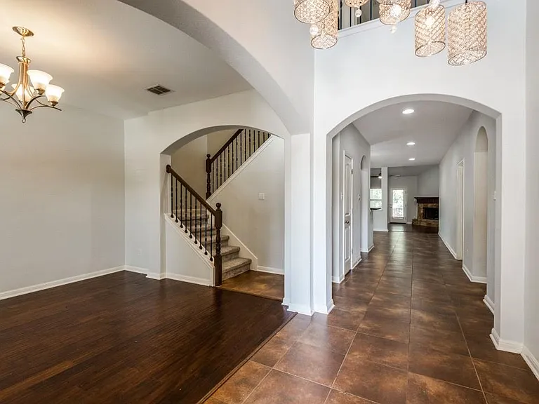 628 Bottle Brush Dr — Photo 2