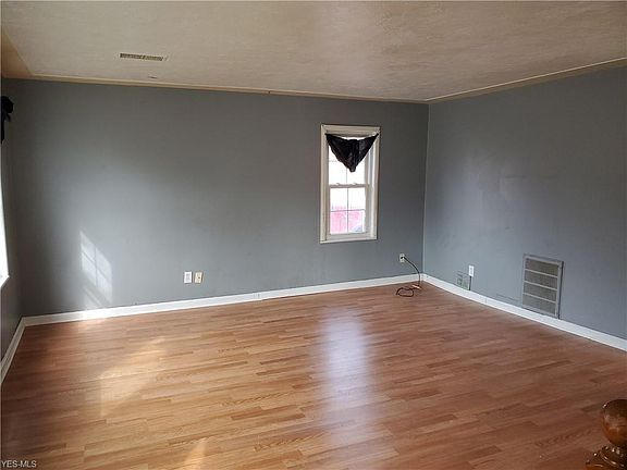 4th image of 2235 Lexington Ave