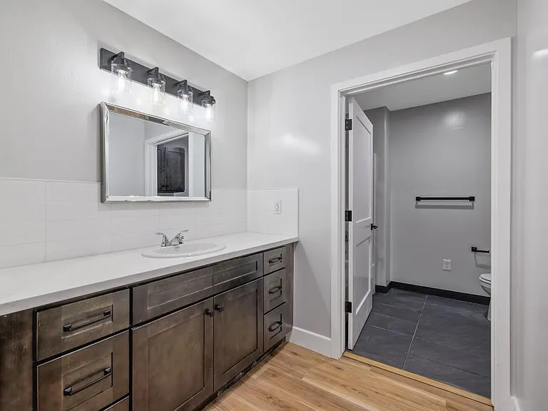 147 S K St #202 — Photo 11