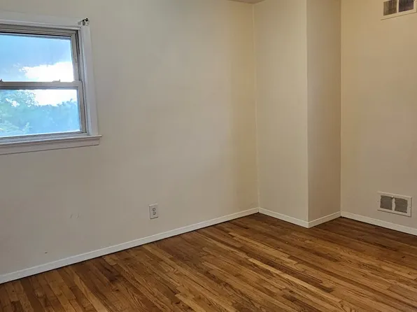 502 Avenue East image 26 of 28