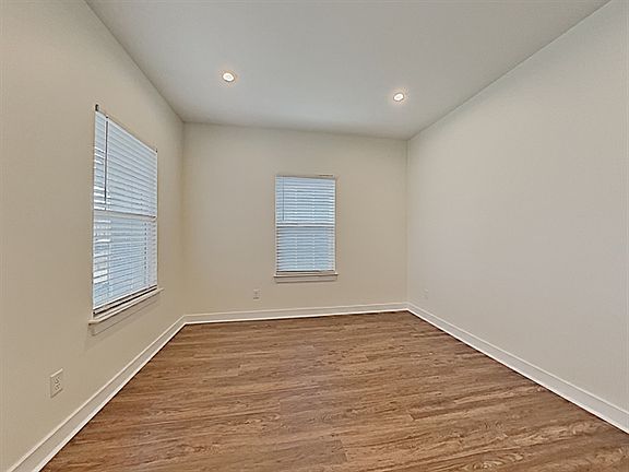 3rd image of 2854 Leatherwood Dr