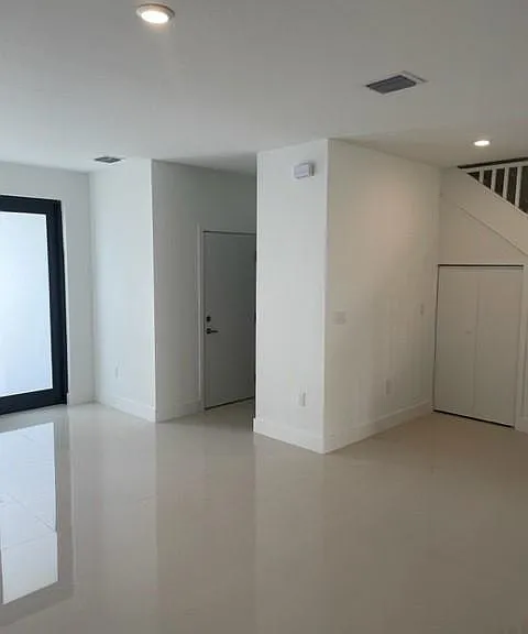 13646 SW 157th Pl — Photo 9