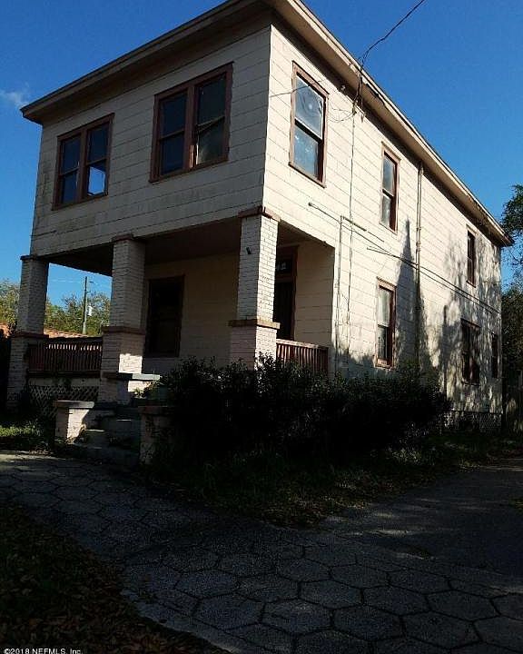 2nd image of 242 E 5th St