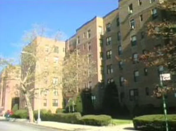 2685 East 7th Street image 1 of 1