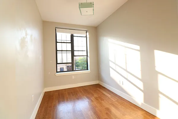 Rented by Nooklyn NYC LLC | media 44