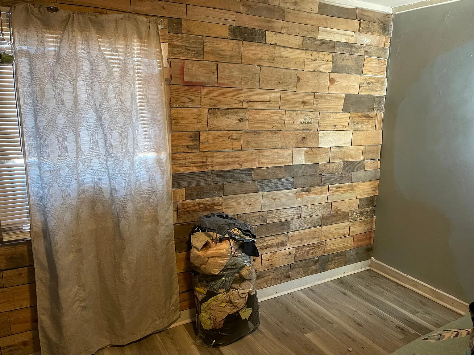 3 bed, 1200 sqft, $1,400 — Photo 4