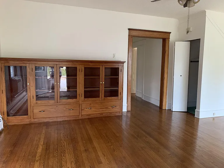 109 W South St — Photo 6