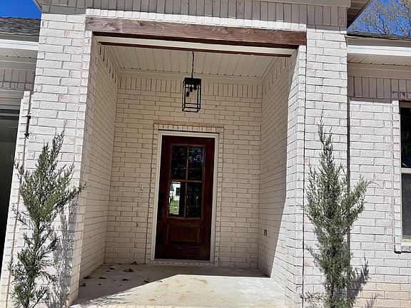 2nd image of 15112 Jason Dr