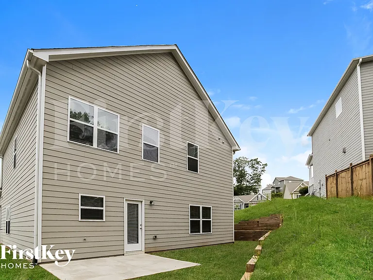 240 Jefferson Ave — Photo 15
