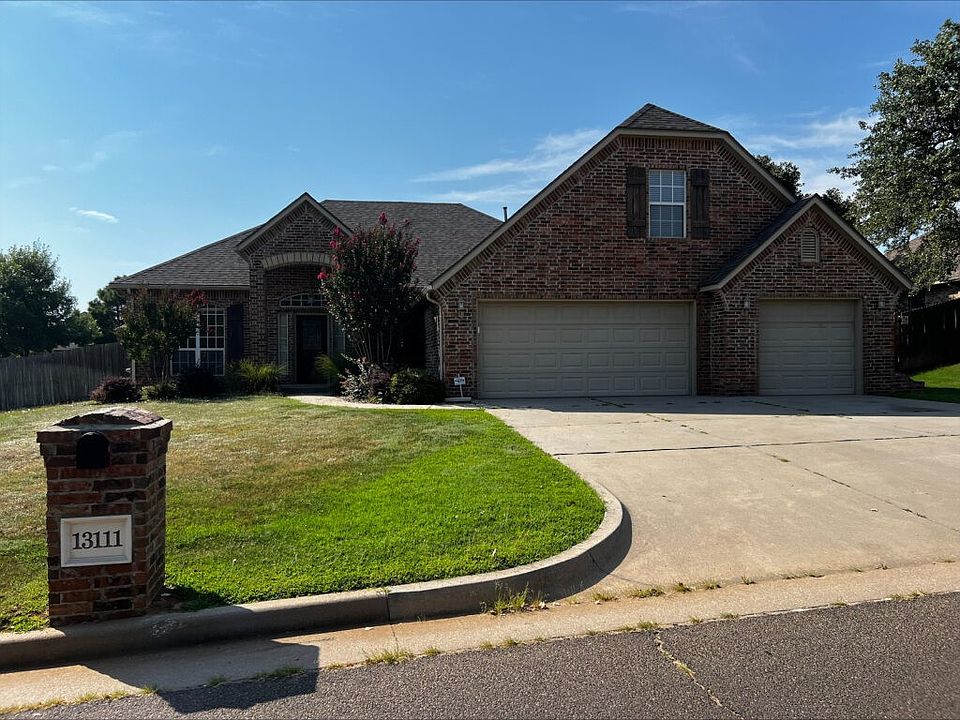 1st image of 13111 Red Oak Dr