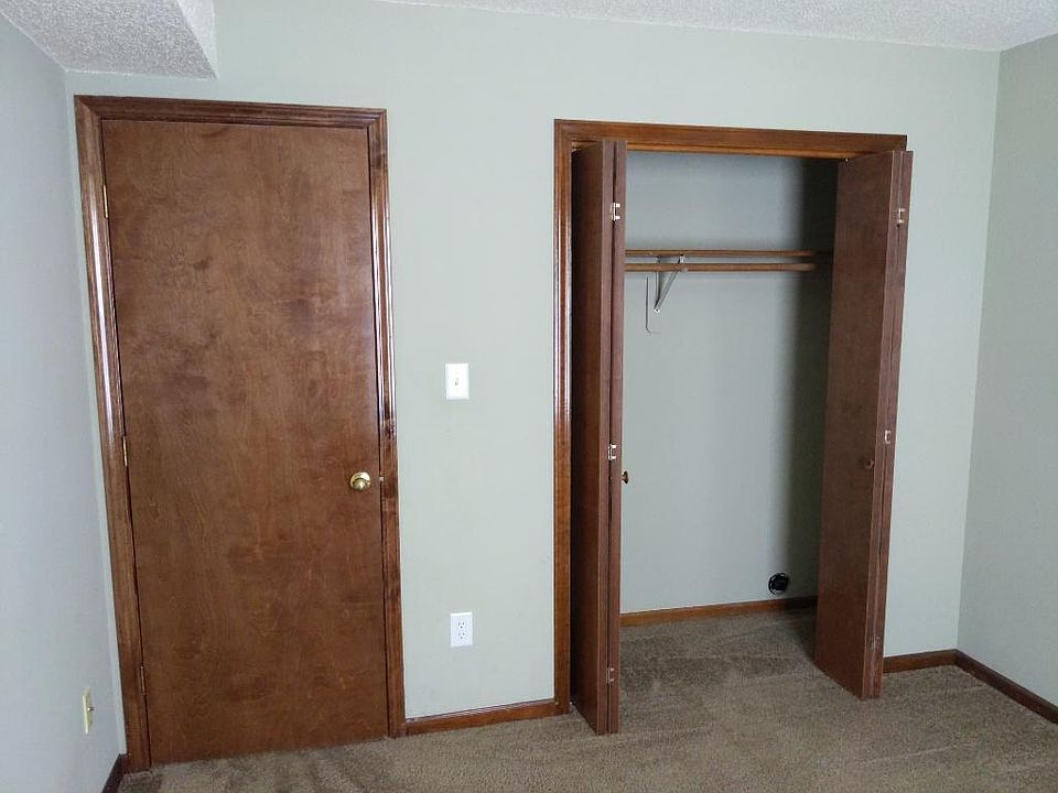 1st image of 1004 NE Lindsay Ave APT A