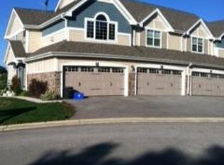 1115 Ridge Creek Cir, Waukesha, WI 53186