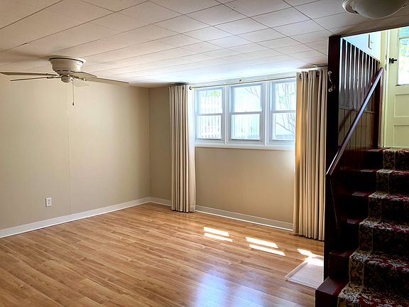 3rd image of 836 11th St SW #2