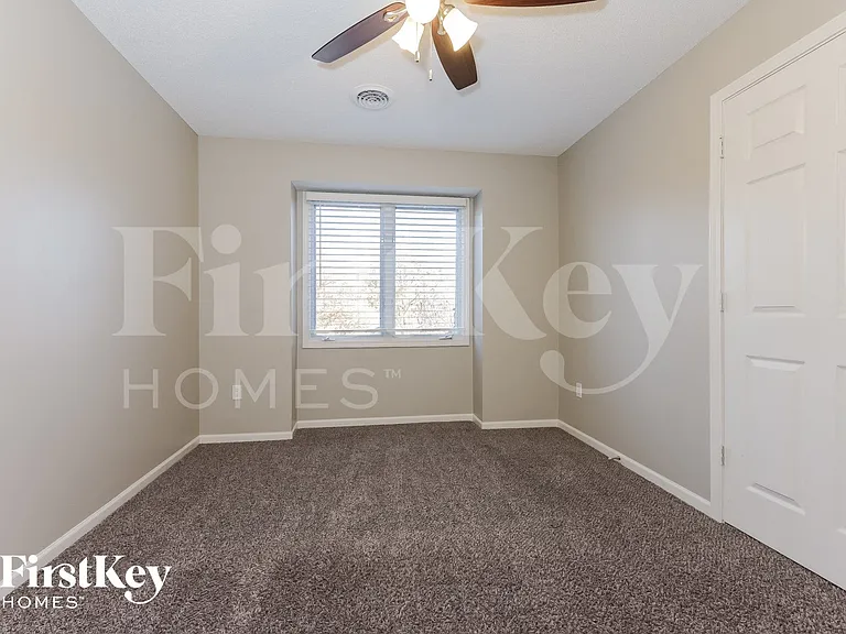 6914 NW Pleasant View Ct — Photo 11