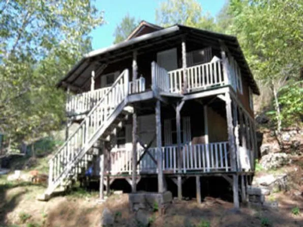 140 Sloantown Rd, Duffield, VA 24244