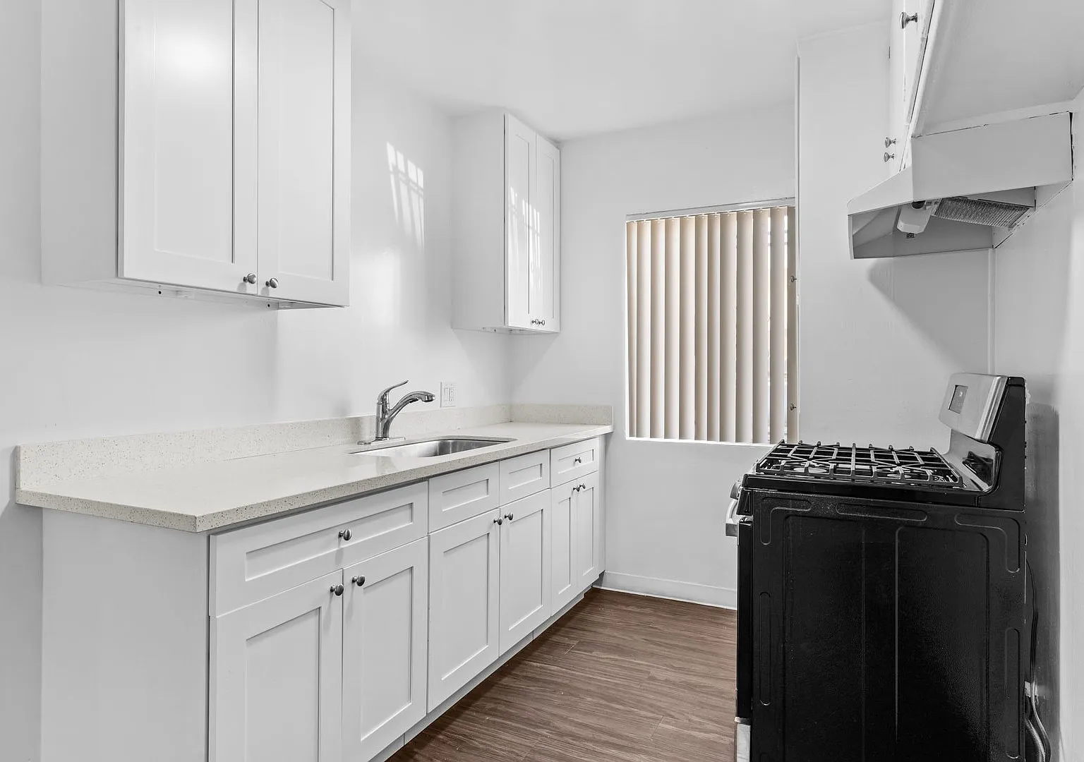 477 E South Street — Photo 3