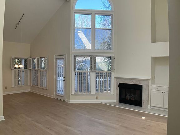 3rd image of 116 Kirkwood Dr