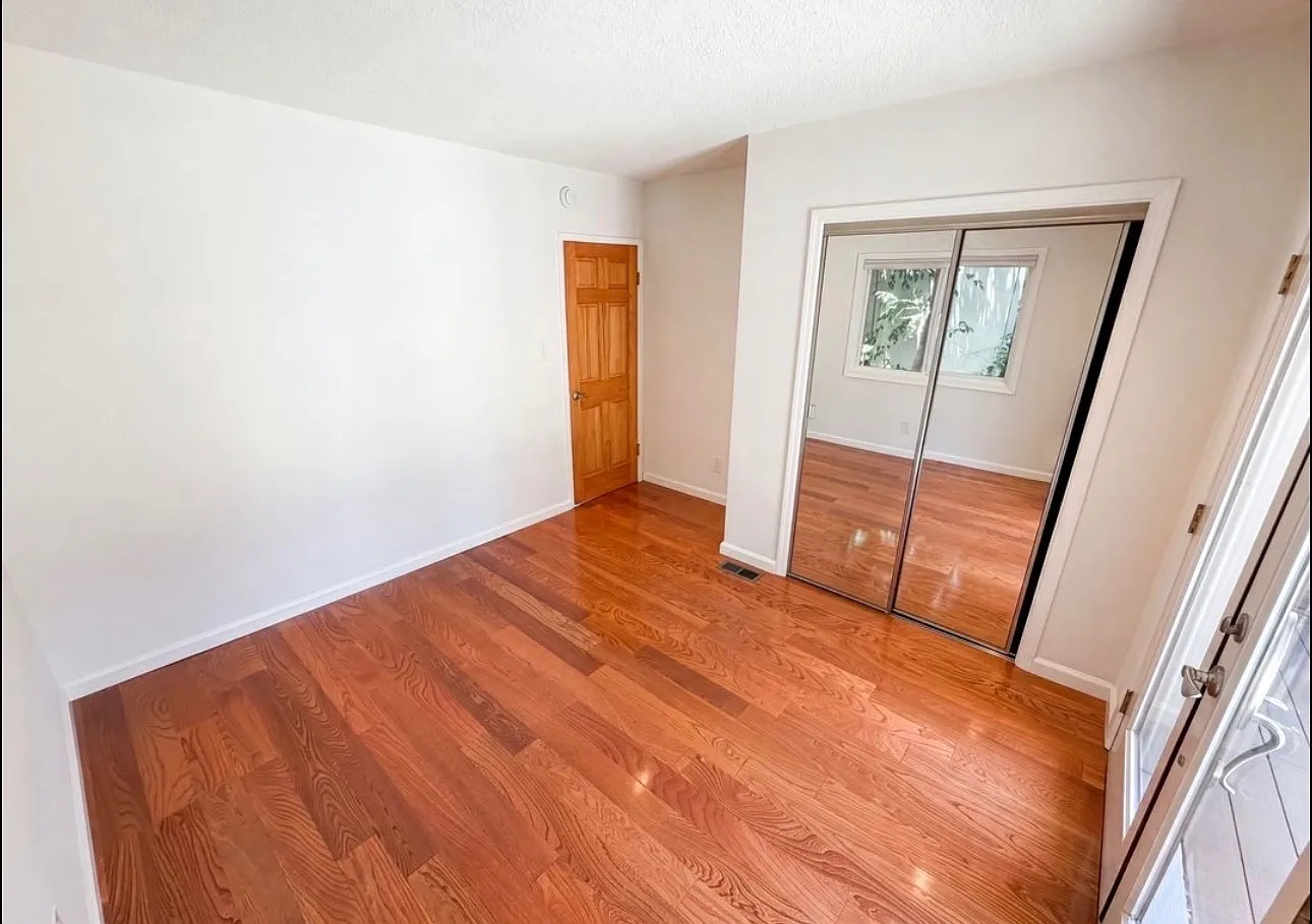 3 bed, 1152 sqft, $2,815 — Photo 2