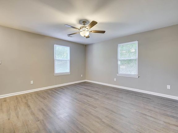 3rd image of 314 W Buena Vista Ave