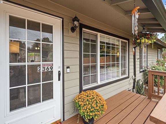 4th image of 2369 SE Washington Ct