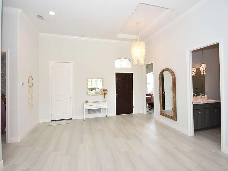 114 Del Palma Dr — Photo 33