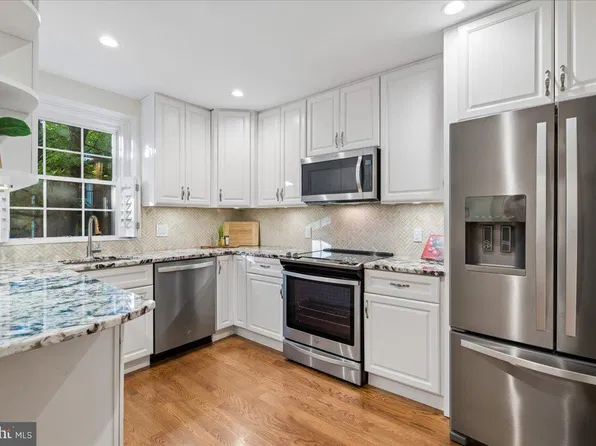 2952 S Columbus St APT A2, Arlington, VA 22206