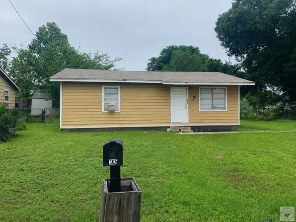 305 Marietta St, Queen City, TX 75572