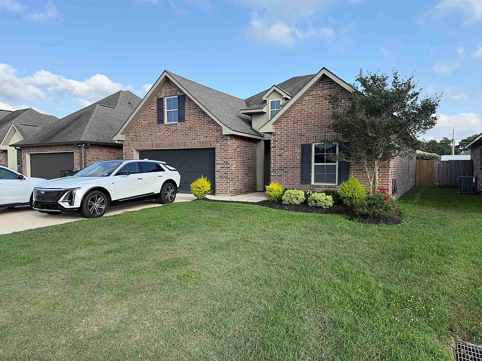 1st image of 414 Cypress Garden Dr