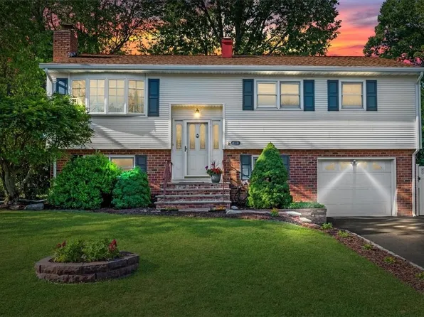 57 Maple Drive, Stony Point, NY 10980