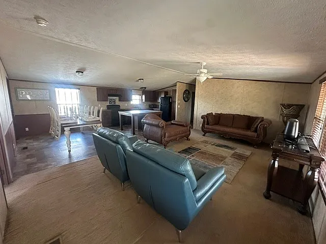 1715 N Clendenen Ave — Photo 5