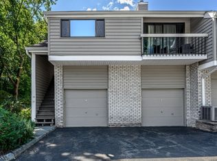 15 South Ct, Clinton, NJ 08809