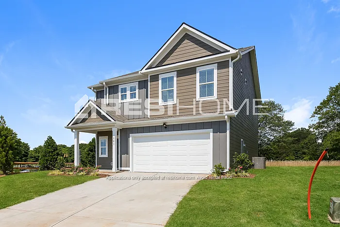 4 bed, 2.5 bath, 1931 sqft, $2,475 — Photo 3