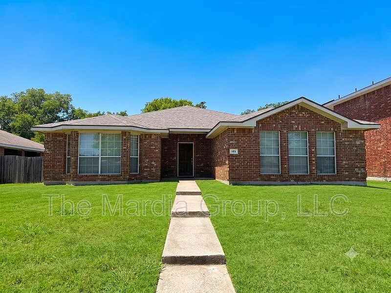 3 bed, 2.0 bath, 1986 sqft, $1,900 — Photo 1