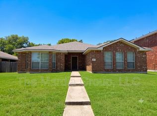 185 Rolling Ct, Lancaster, TX 75146