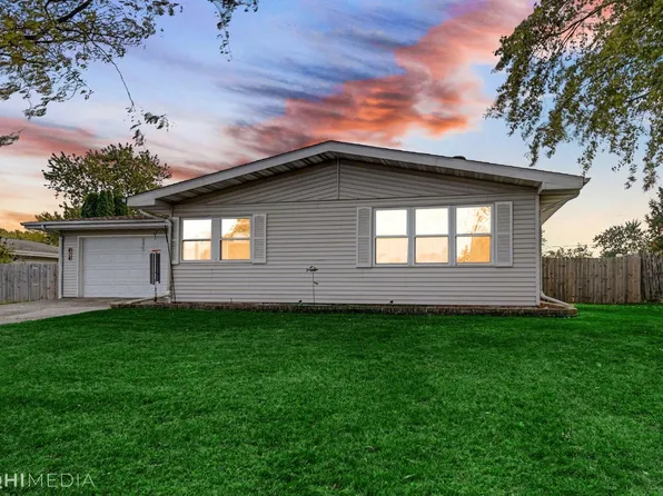 414 Sable Dr, Valparaiso, IN 46385