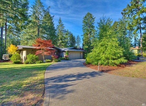5th image of 550 E Country Club Dr E