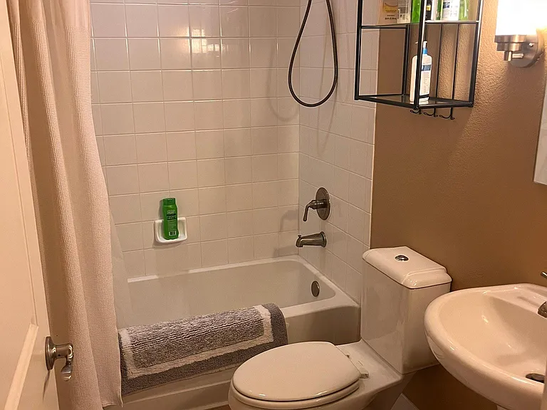 2240 N Clay St #206 — Photo 14