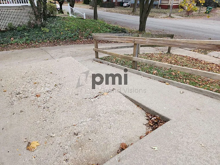 840 W Wood St — Photo 7
